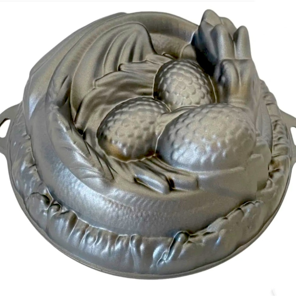 Game of Thrones Sleeping Dragon Think Geek Bundt Cake Mold